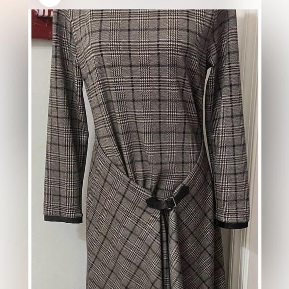 Like New SOFT SURROUNDS Plaid Dress, Size Medium - Picture 8 of 13